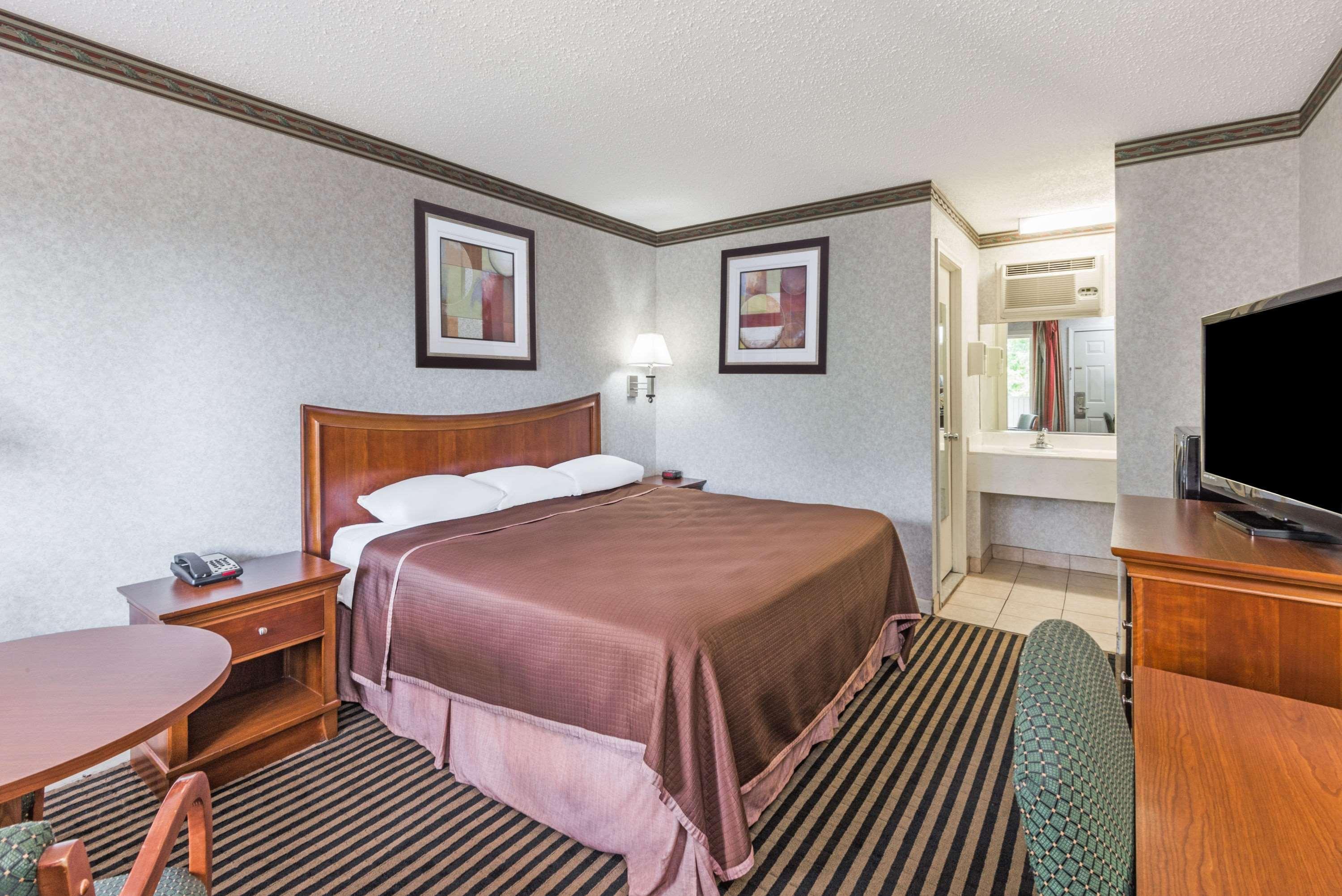 Howard Johnson By Wyndham Rocky Hill Exteriör bild